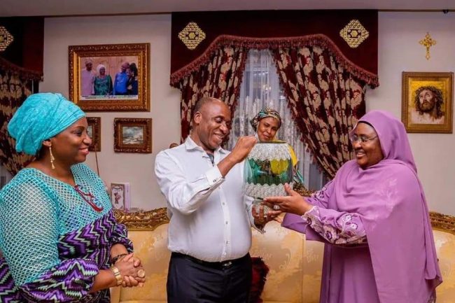 Aisha Buhari pays congratulatory visit to Amaechi over Daura title