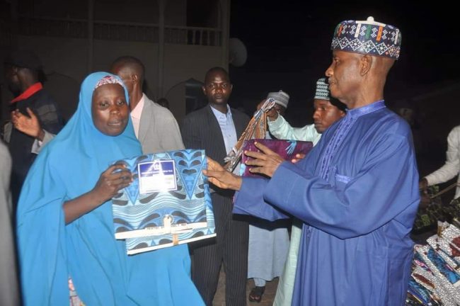 Wamakko distributes Sallah package to indigent women in constituency