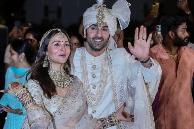 Bollywood toasts Ranbir Kapoor and Alia Bhatt on wedding