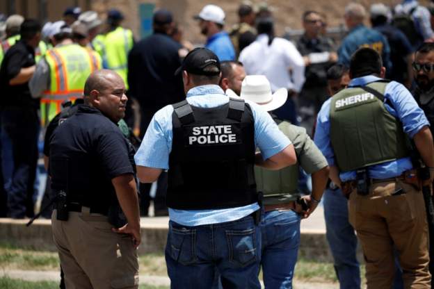 Gunman kills 14 pupils, teacher in US primary school