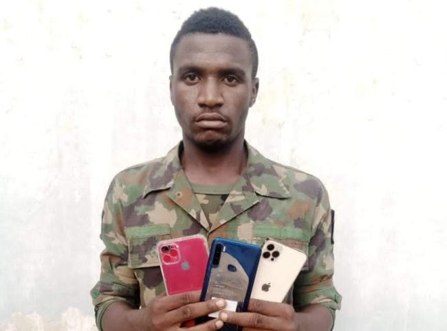 Police arrest fake soldier over extortion in Kano