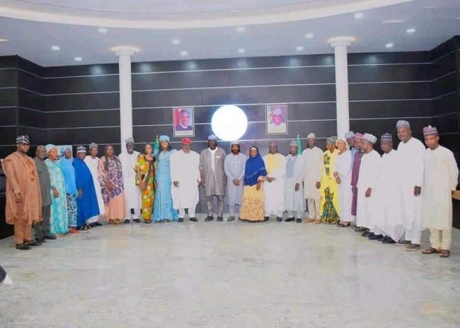 Kwara gov swears in new cabinet members, moves 4 commissioners