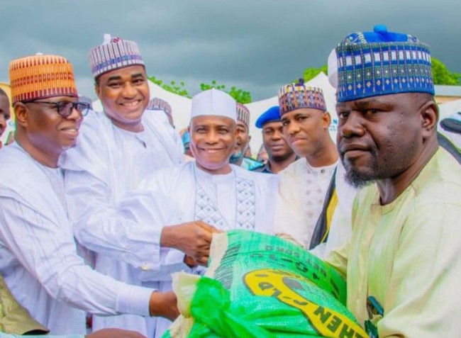 Sokoto government distributes N4bn loan to farmers