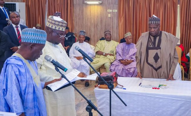 Gombe governor reshuffles cabinet, swears in 2 new commissioners, 4 SAs