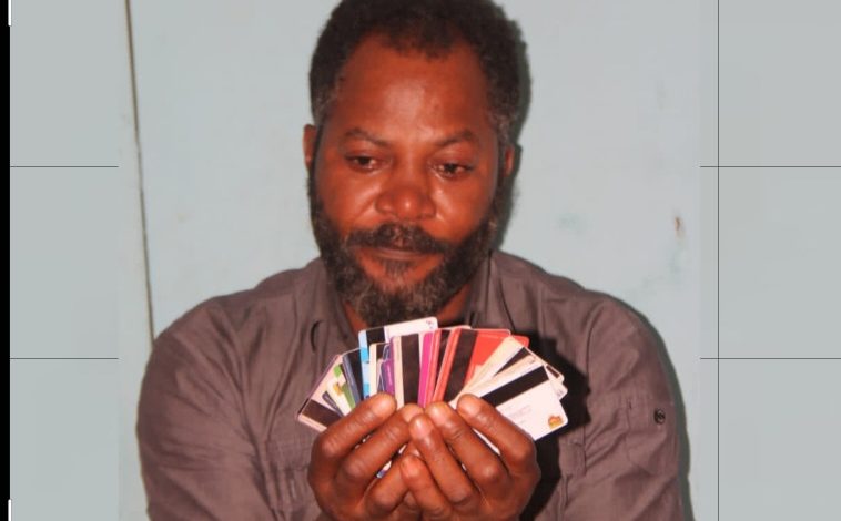 Police arrest man with 31 ATM cards over attempted fraud