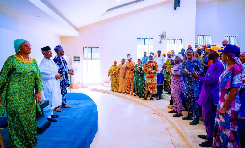 Osinbajo in Ikenne, meets party leaders ahead governorship election