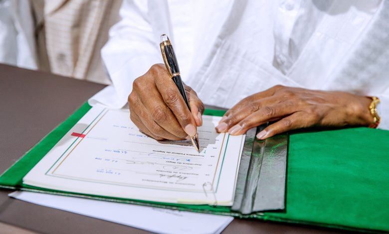 Buhari signs 16 Constitution alteration bills