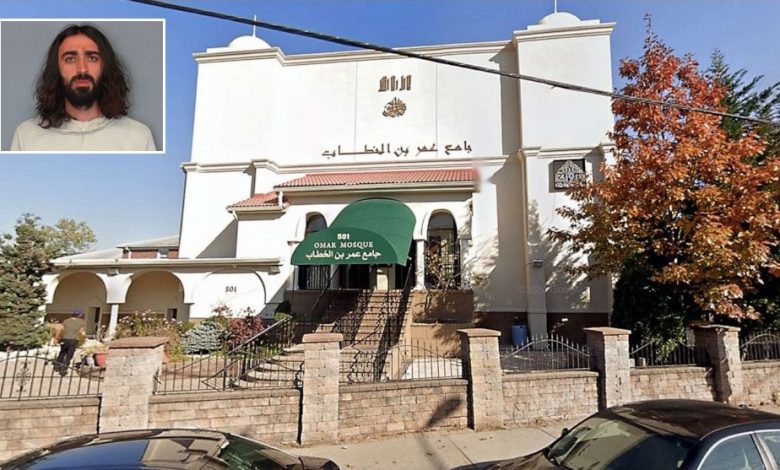 Imam stabbed while leading prayer at Omar Mosque in US, suspect held