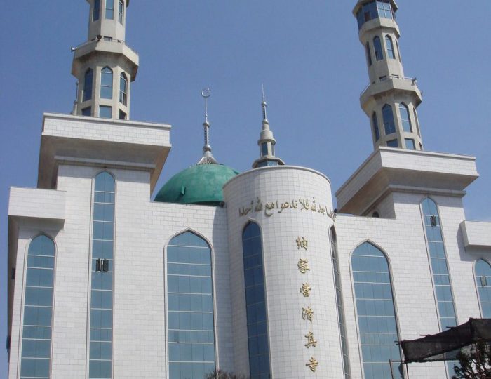 Clashes at ancient China mosque over planned demolition