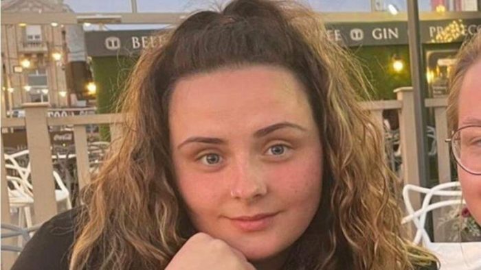 Woman who couldn't read at 16 to graduate with first class honours