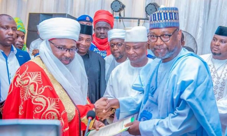 Kontagora emir confers Sadauki title on ex-Niger governor