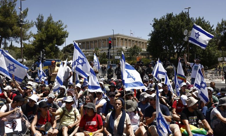 Opposition lawmakers walk out as Israel parliament limits judges’ power