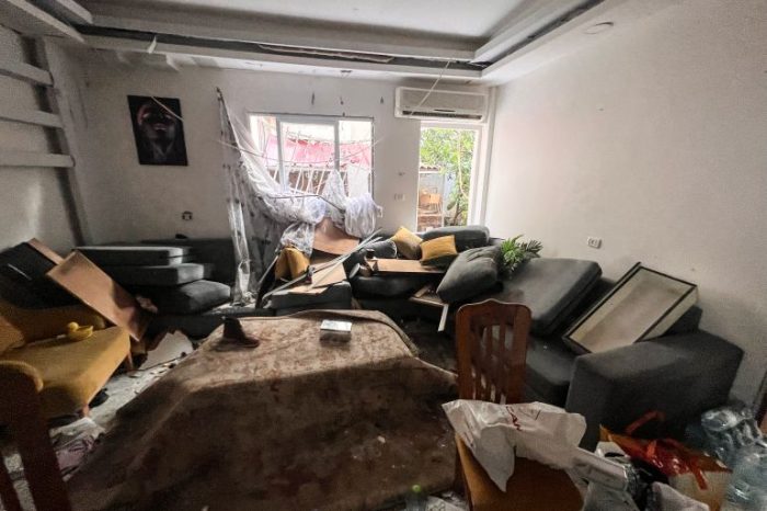 Israel forces attacked Palestinian homes