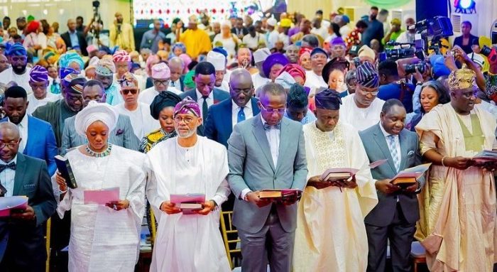 Sanwo-Olu inaugurates commissioners, special advisers, assigns portfolios