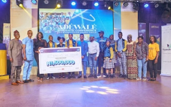 Ogun students receive N5m reward at Adéwálé STEM Contest 2023